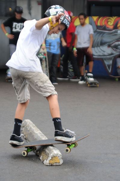 Boardslide Lessons with the Skate Campers